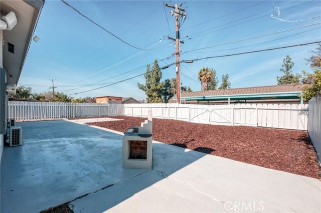 4161 E Holland, Fresno, CA 93726
