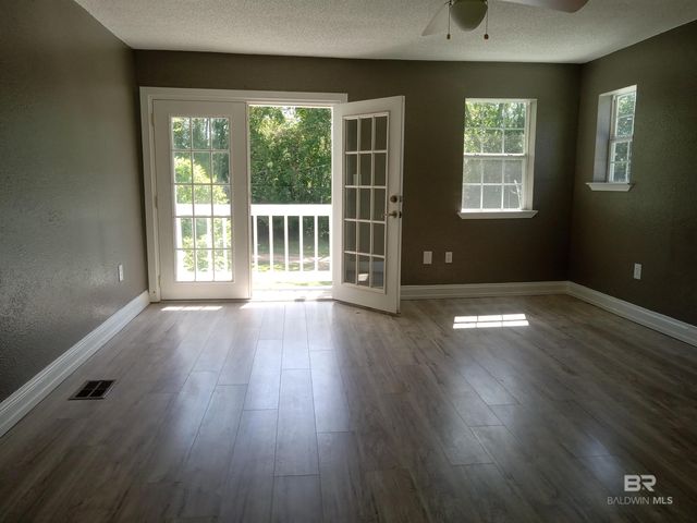 19210 Highway 90, Robertsdale, AL 36567