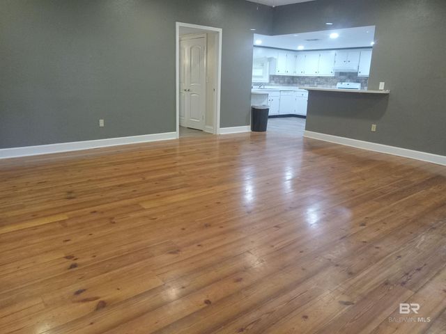 19210 Highway 90, Robertsdale, AL 36567