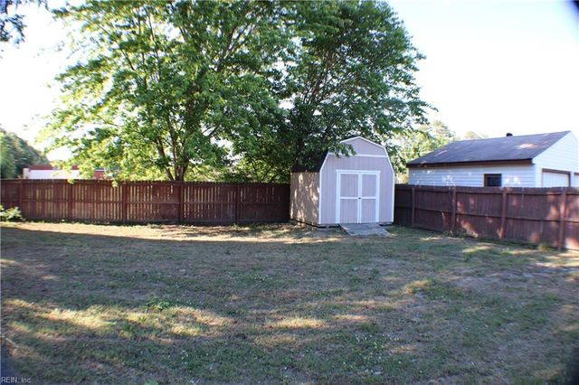 6 Snidow BLVD, Newport News, VA 23608