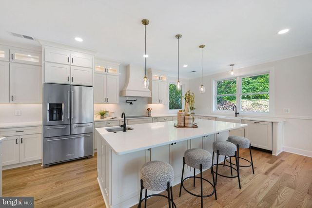 132 N EARLEY, Alexandria, VA 22304