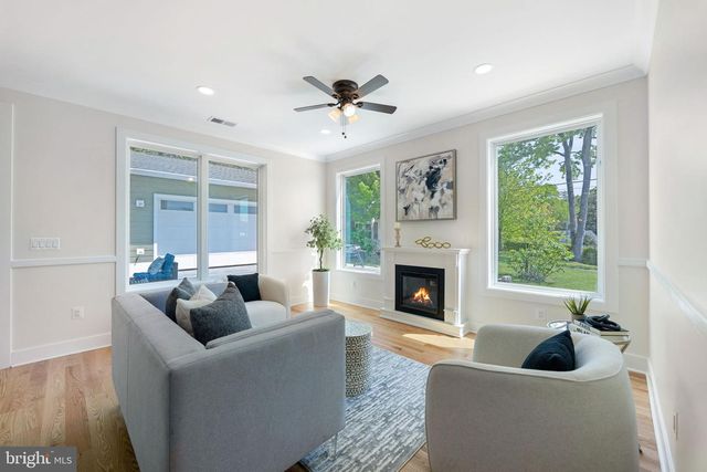 132 N EARLEY, Alexandria, VA 22304