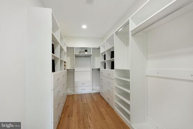 132 N EARLEY, Alexandria, VA 22304
