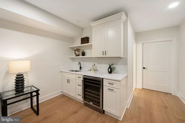 132 N EARLEY, Alexandria, VA 22304
