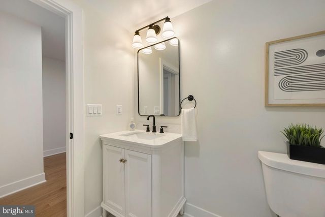 132 N EARLEY, Alexandria, VA 22304