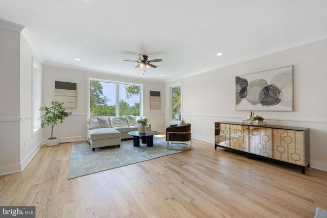 132 N EARLEY, Alexandria, VA 22304