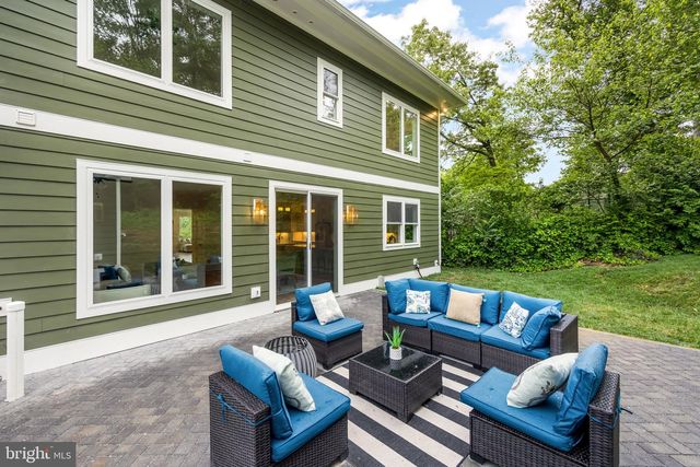 132 N EARLEY, Alexandria, VA 22304