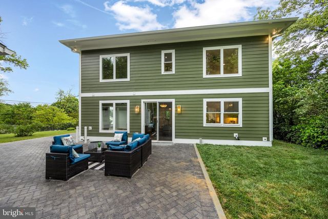 132 N EARLEY, Alexandria, VA 22304