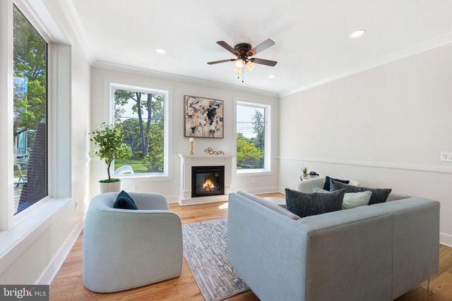 132 N EARLEY, Alexandria, VA 22304