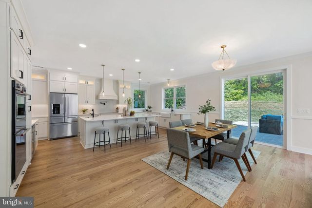 132 N EARLEY, Alexandria, VA 22304
