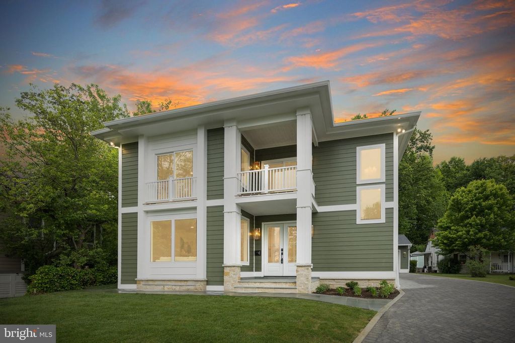 132 N EARLEY, Alexandria, VA 22304