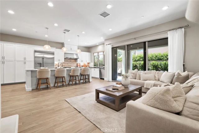 63 Pedigree, Irvine, CA 92602