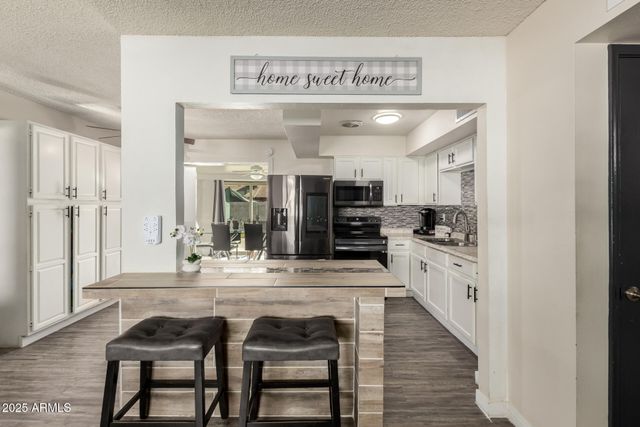 807 E DOLPHIN Avenue, Mesa, AZ 85204