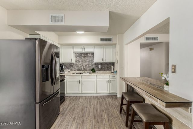 807 E DOLPHIN Avenue, Mesa, AZ 85204