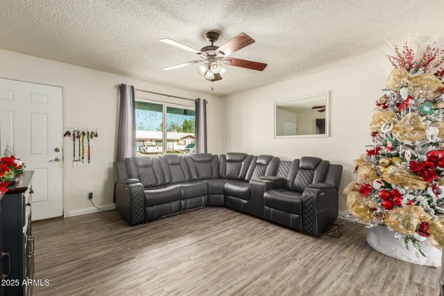 807 E DOLPHIN Avenue, Mesa, AZ 85204