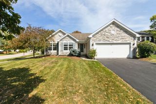 2 Melbourne Court, Lake In The Hills, IL 60156