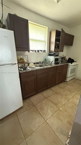 1334 NW 6th Avenue, Florida City, FL 33034