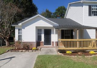 1091 W Pueblo Drive, Jacksonville, NC 28546