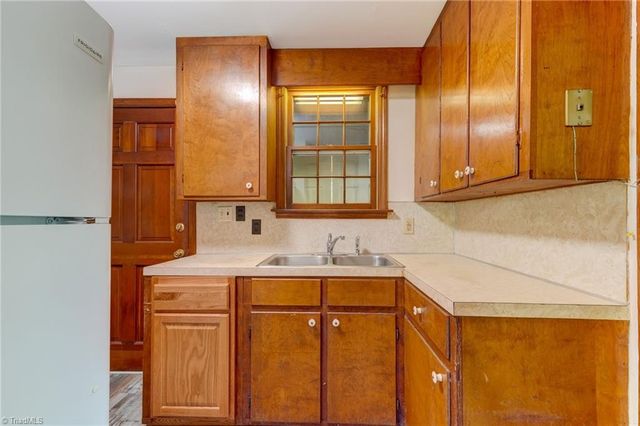606 Lindsey Street, Reidsville, NC 27320