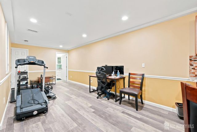 23 Morris Lane, Cranbury, NJ 08512