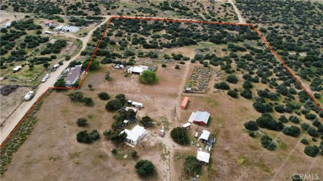 8288 White, Phelan, CA 92371