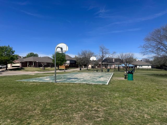 10732 Lipan Trail, Fort Worth, TX 76108