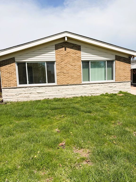 5250 Jarvis Avenue, Skokie, IL 60077