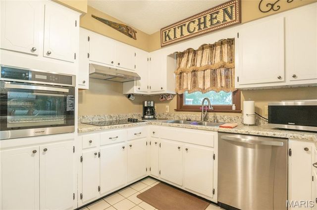 2855 Lakeside Drive, Poplar Bluff, MO 63901