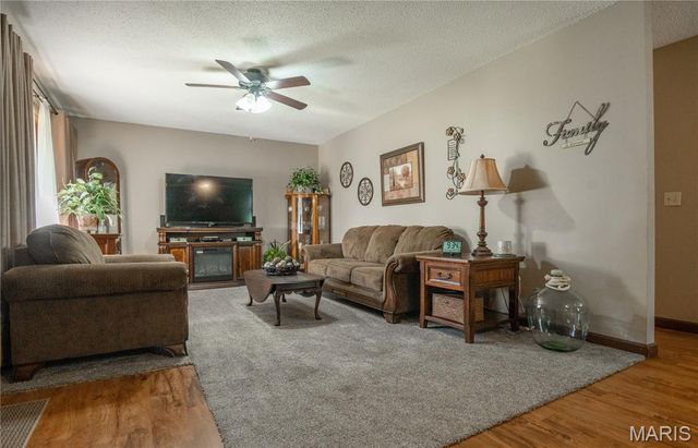 2855 Lakeside Drive, Poplar Bluff, MO 63901