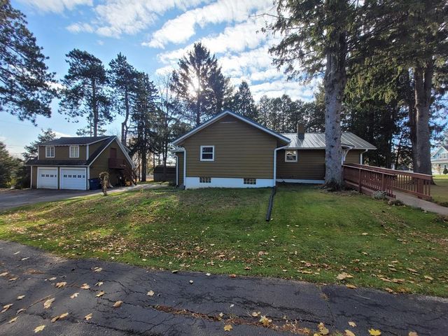 600 PINE STREET, Athens, WI 54411