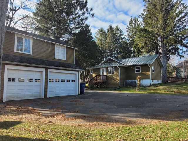 600 PINE STREET, Athens, WI 54411