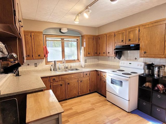 600 PINE STREET, Athens, WI 54411