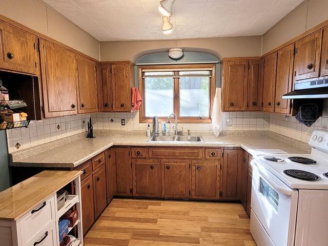 600 PINE STREET, Athens, WI 54411