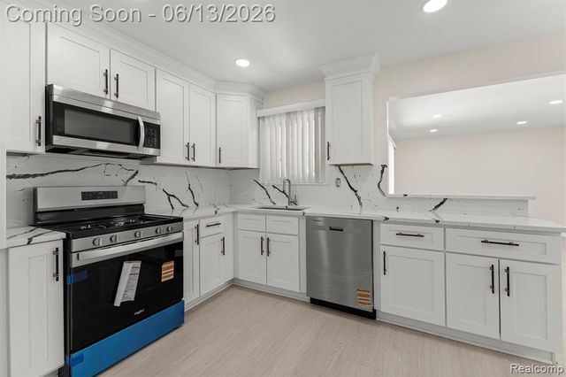 29578 Brown Court, Garden City, MI 48135