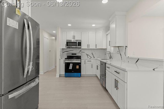 29578 Brown Court, Garden City, MI 48135