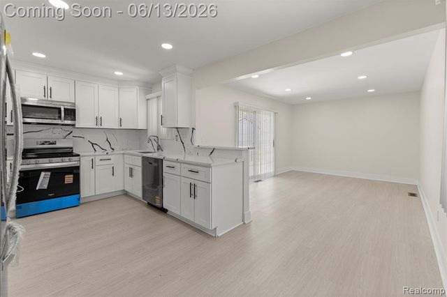 29578 Brown Court, Garden City, MI 48135