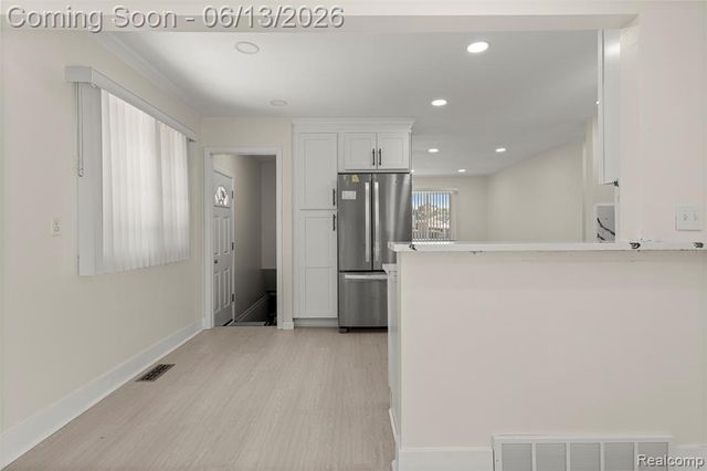 29578 Brown Court, Garden City, MI 48135