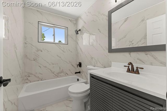 29578 Brown Court, Garden City, MI 48135