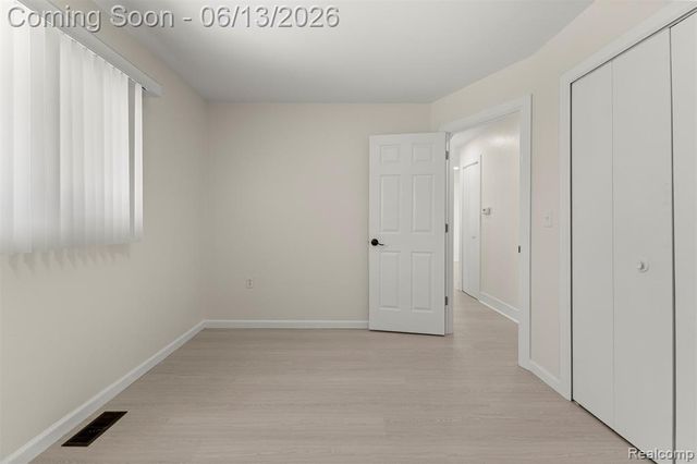 29578 Brown Court, Garden City, MI 48135