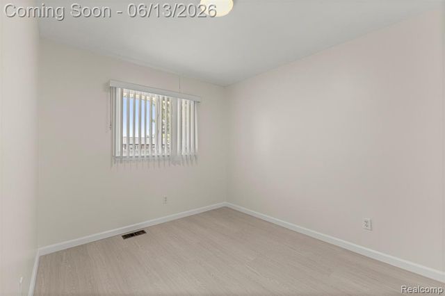 29578 Brown Court, Garden City, MI 48135