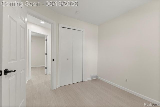 29578 Brown Court, Garden City, MI 48135