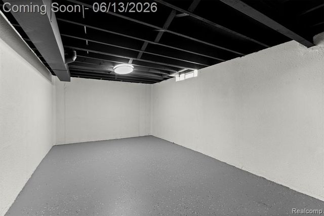29578 Brown Court, Garden City, MI 48135