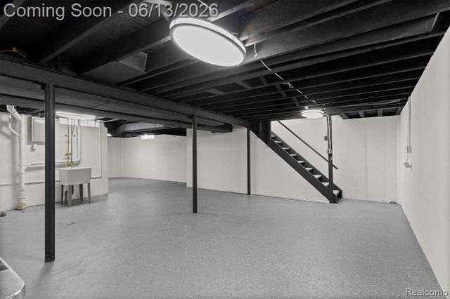29578 Brown Court, Garden City, MI 48135