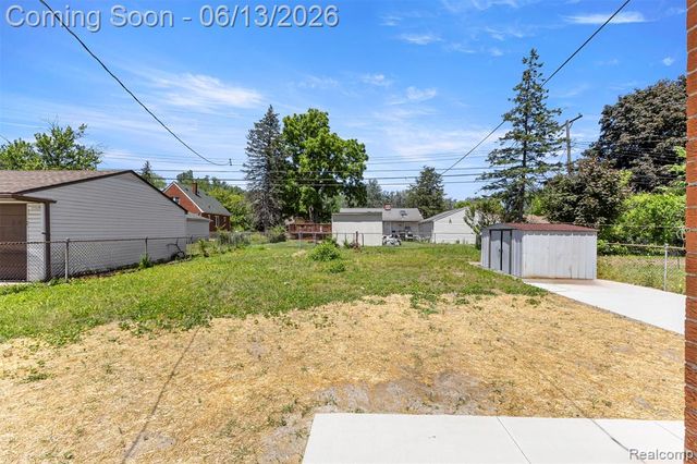 29578 Brown Court, Garden City, MI 48135