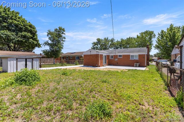 29578 Brown Court, Garden City, MI 48135