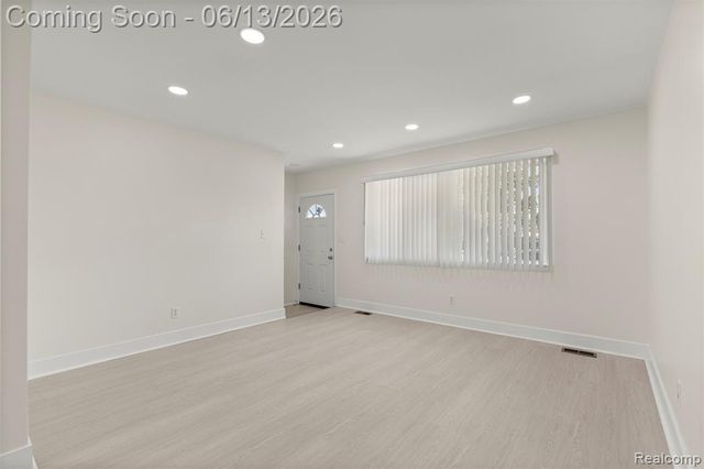 29578 Brown Court, Garden City, MI 48135