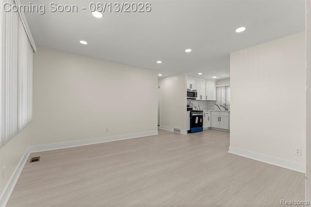 29578 Brown Court, Garden City, MI 48135