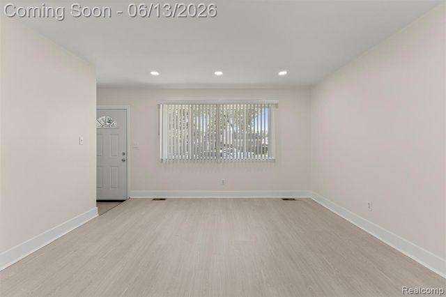 29578 Brown Court, Garden City, MI 48135
