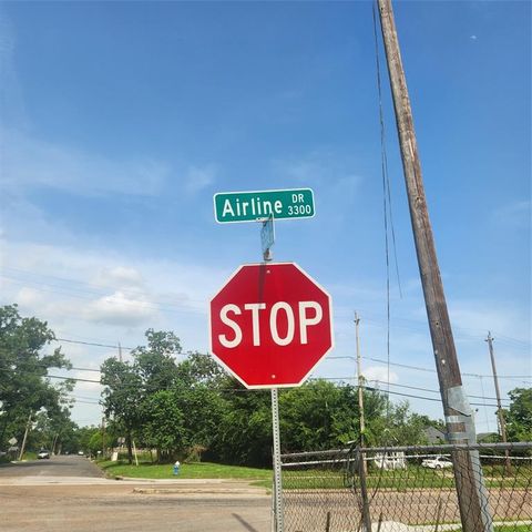 3227 Airline Drive, Houston, TX 77022