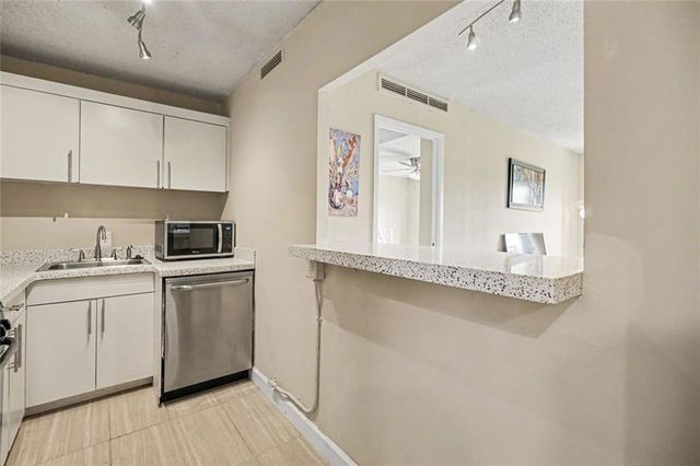 2285 Peachtree Road NE 909, Atlanta, GA 30309